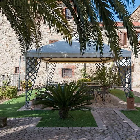 Borgo E Castello Apartman