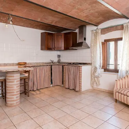 Borgo E Castello Διαμέρισμα